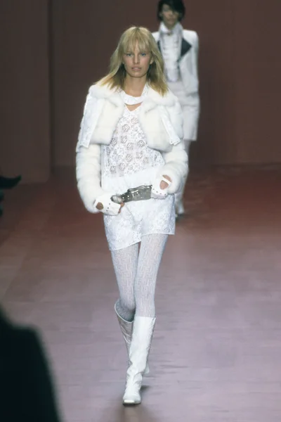 Look 19